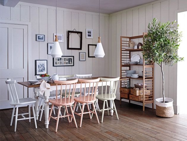 Casual country dining room