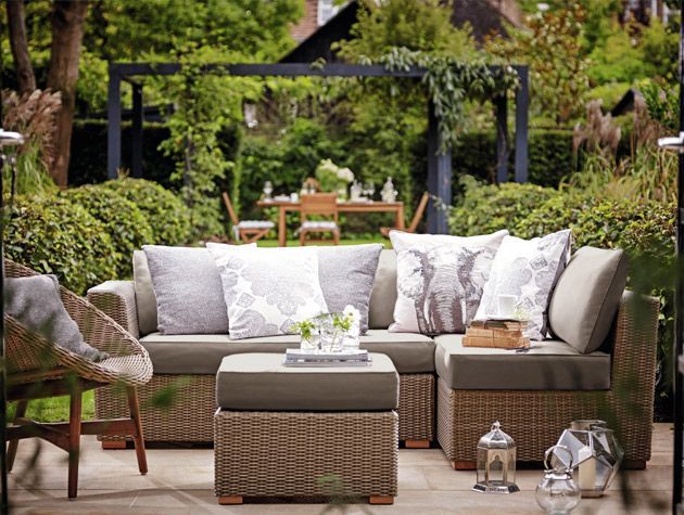 How to design an outdoor living room 5