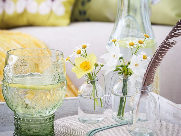 Brighten up your living room with zesty green and yellow 2