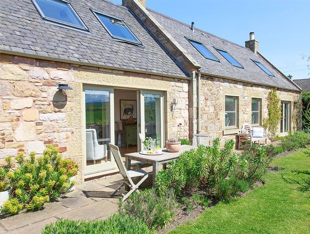 Explore inside this transformed stone fronted cottage 7