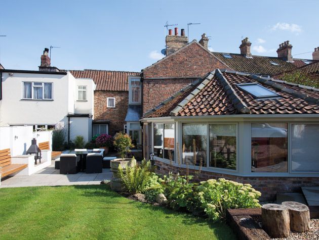 Step inside this 19th century Yorkshire terrace with striking extension 6