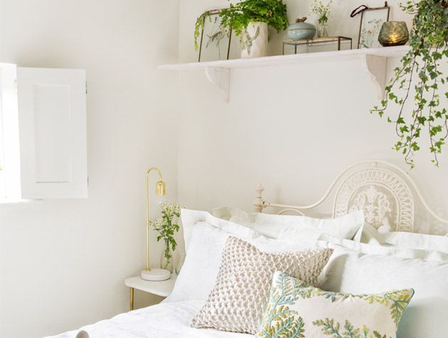 botanical themed bedroom with decorative plants