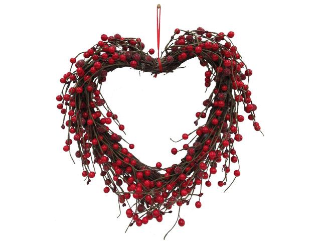 Red berry rattan heart wreath -homebase-shopping-goodhomesmagazine.com