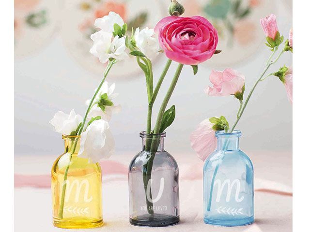 A set of personalised mum vases in yellow, grey and blue -beckybroome-notonthehighstreet-shopping-goodhomesmagazine.com