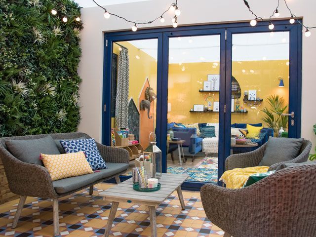 Regatta rattan summer lounge set for small gardens and outdoor spaces in the good homes roomsets at Ideal Home Show 2019