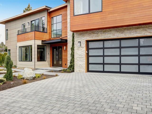 Contemporary style home in Bellevue with large driveway