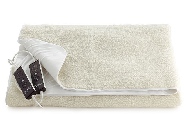 lakeland electric blanket - buyers guide to electric blankets - bedroom - goodhomesmagazine.com