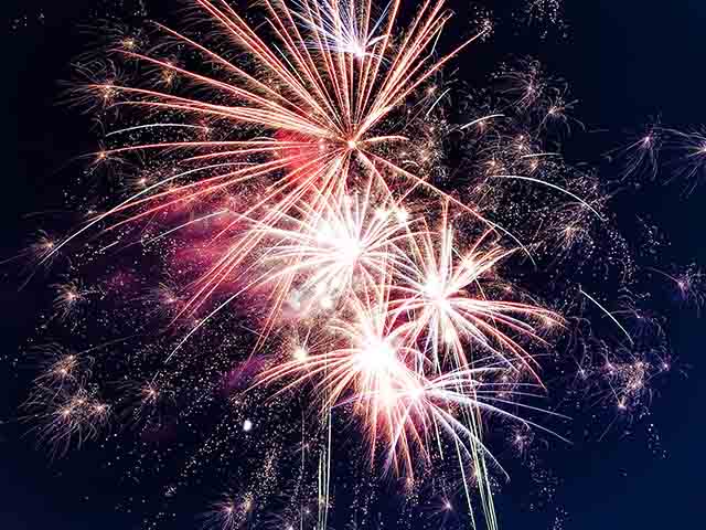 fireworks opener - 10 best free firework displays in the UK - news - goodhomesmagazine.com