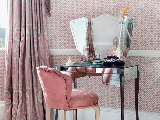 pearl lowe bedroom mirrored vanity - home tour - goodhomesmagazine.com