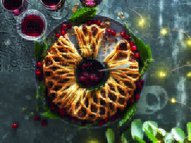 Pork and Chestnut Sausage Wreath - Credit: COOK 