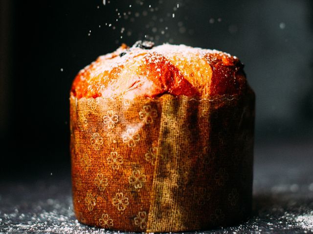 Panettone with icing sugar - Credit: Jennifer Pallian