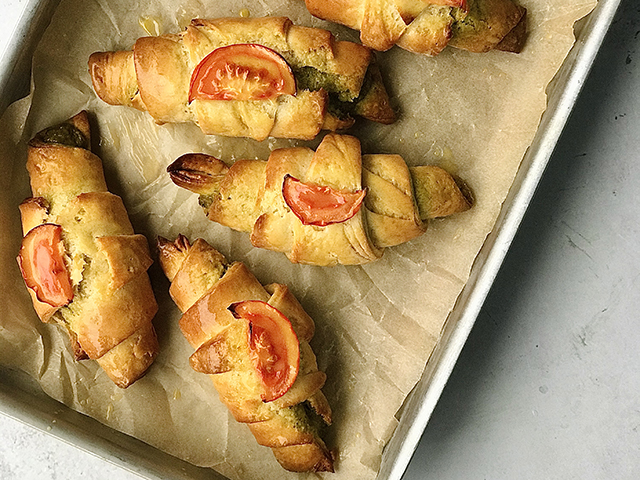 Pesto and Tomato Vegan Croissants