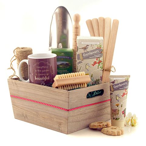 smart gift garden - 6 of our favourite christmas hampers - shopping - goodhomesmagazine.com