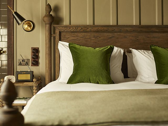 the pig hotel at bridge place hotel bedroom - goodhomesmagazine.com