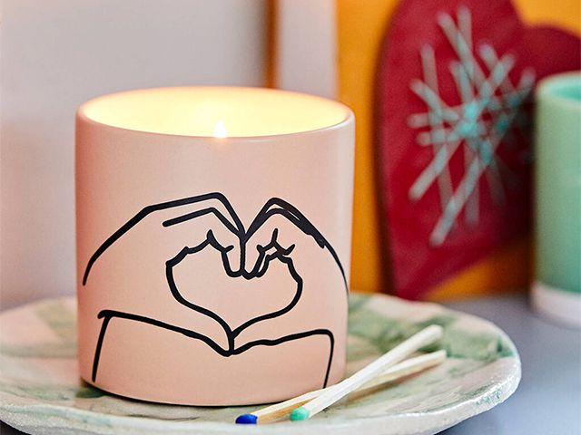 love sign pink candle - 6 romantic candles for Valentine's Day - shopping - goodhomesmagazine.com