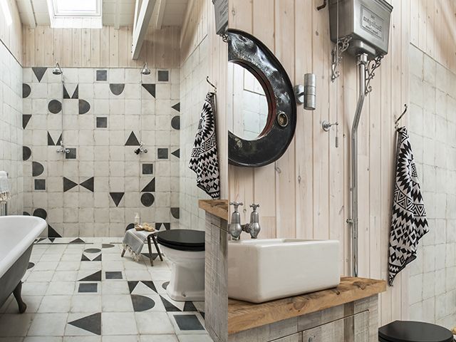 bathroom in rustic cabin house in cornwall - goodhomesmagazine.com