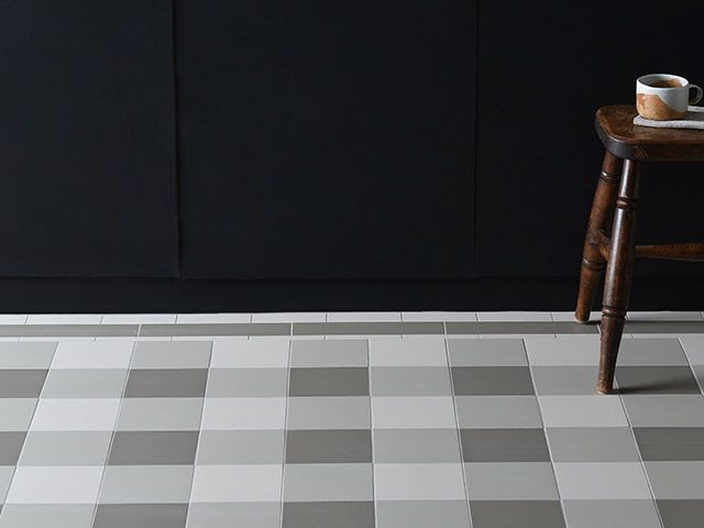 gingham floor tile arrangement in a kitchen - goodhomesmagazine.com