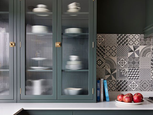 5 Ways To Bring The Reeded Glass Trend, Glass Kitchen Shelves Uk