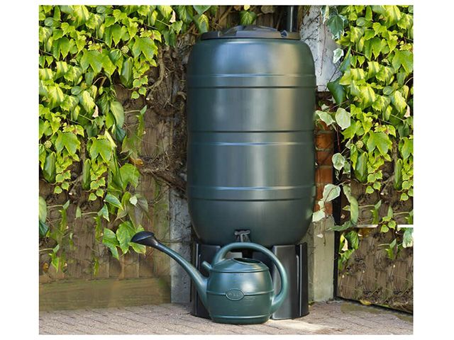 standard barrel water butt 210 litres great green systems