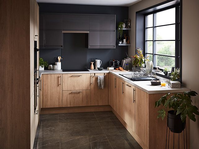 modern u shape kitchen - goodhomesmagazine.com
