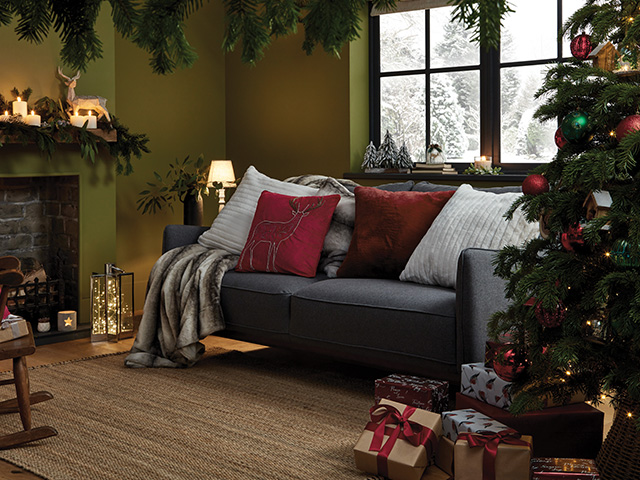 cosy cottage christmas - inspiration - goodhomesmagazine.com