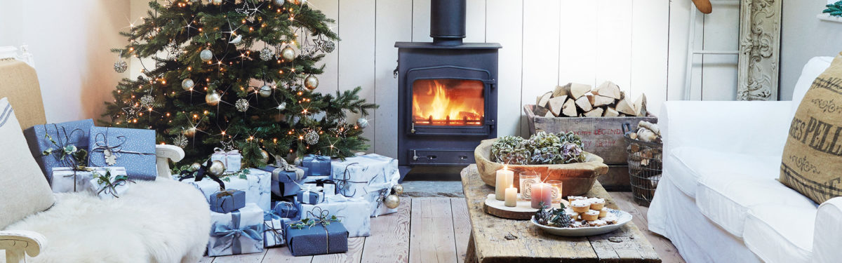 scnadi christmas living room decorated for christmas - news - goodhomesmagazine.com