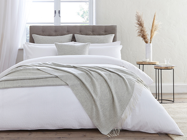 dusk white bedding