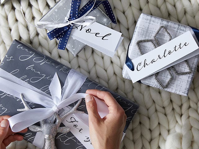 gift wrapping for Christmas