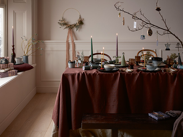 dramatic christmas dining tabe decor - eco friendly christmas - goodhomesmagazine.com