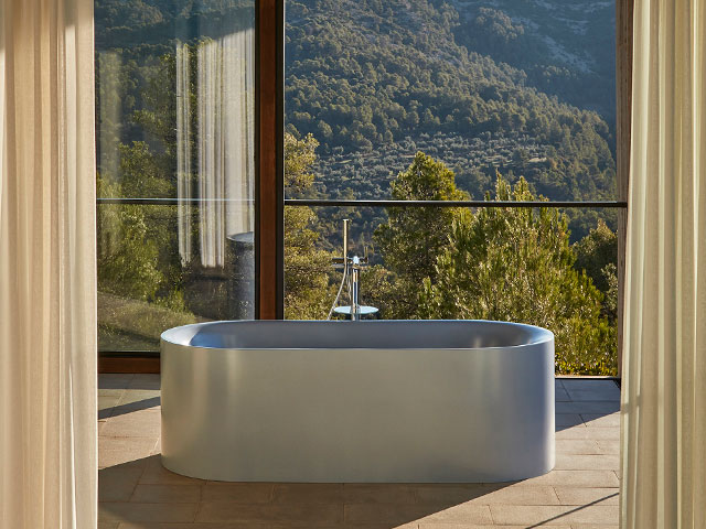sustainable bath: recyclable steel freestanding bath from bette-lux