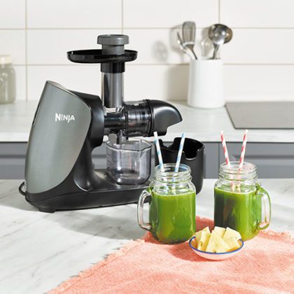 Ninja cold press juicer with green smoothies