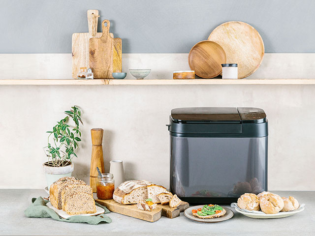 best kitchen gadgets: Panasonic breadmaker