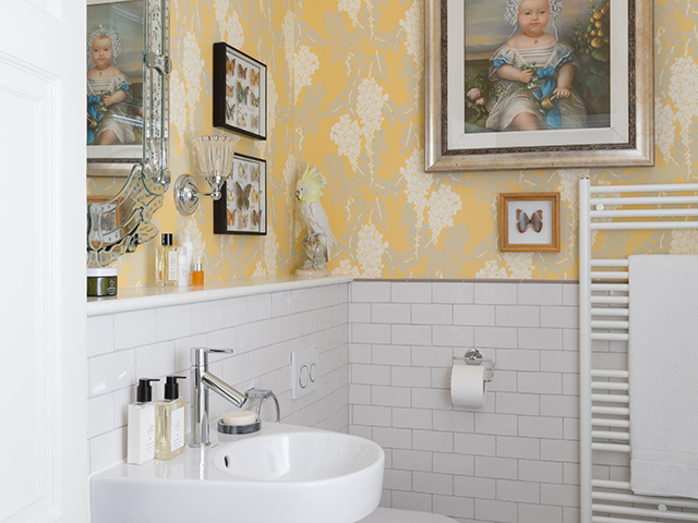 CP Hart Bathroom Wallpaper