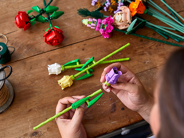 lego bouquet of flowers - news - goodhomesmagazine.com