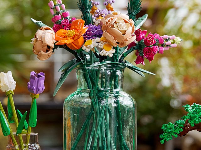 lego bouquet of flowers - news - goodhomesmagazine.com