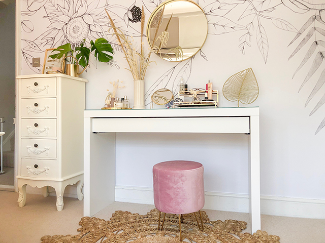 Dressing table spare room idea