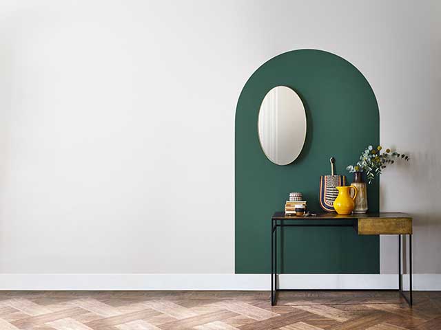  SIMPLY REFRESH - EMERALD GLADE, GENTLE FAWN - HALLWAY, DULUX | Good Homes Magazine