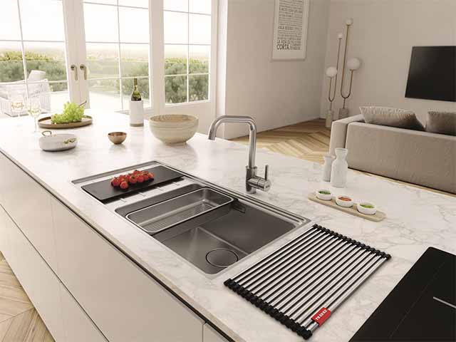 easy clean kitchen sink in stainless steel