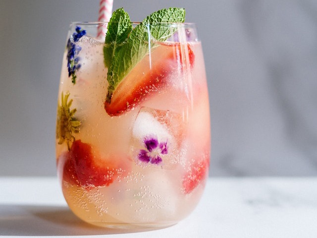 Fizzy cocktail | Credit: Pexels | Good Homes Magazine