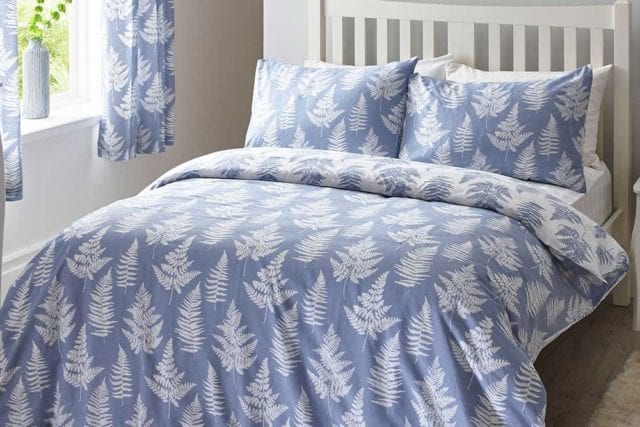 Pale blue bedding set with a white leaf pattern - Bold bedding - Goodhomesmagazine.com