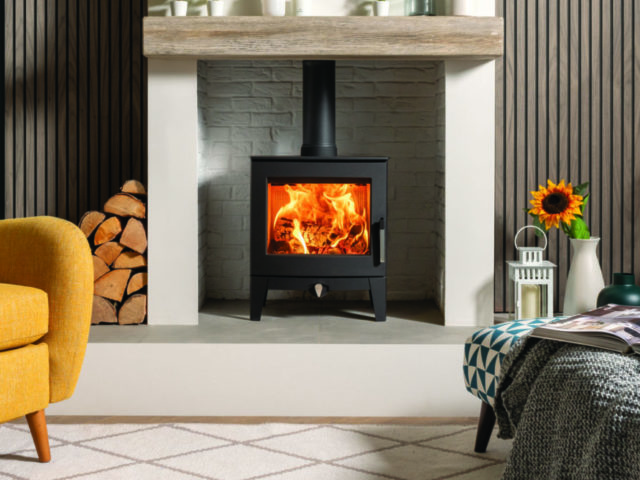 Futura 5 wood burning stove with ceramic wood effect beam