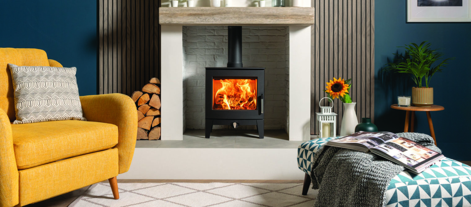 Futura 5 wood burning stove with ceramic wood effect beam