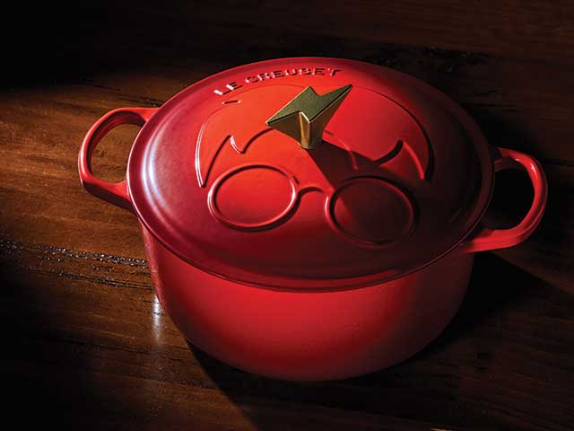 Harry Potter Le Cresuet casserole dish on wooden side