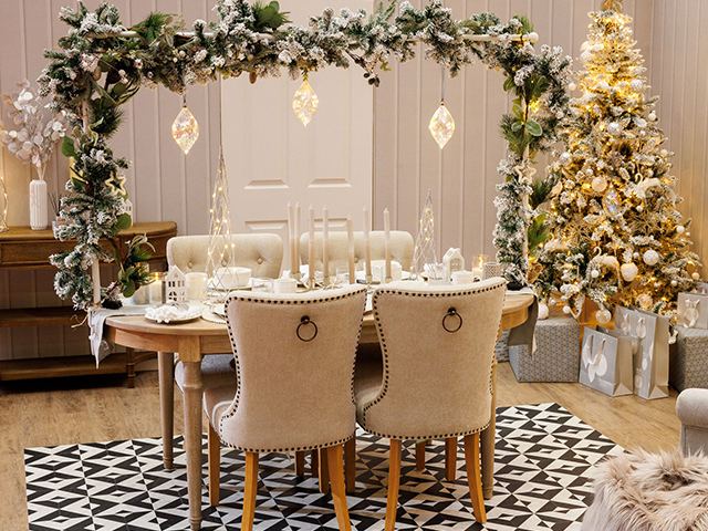 Arctic Shimmer adds a touch of sparkle to this Christmas tablescape