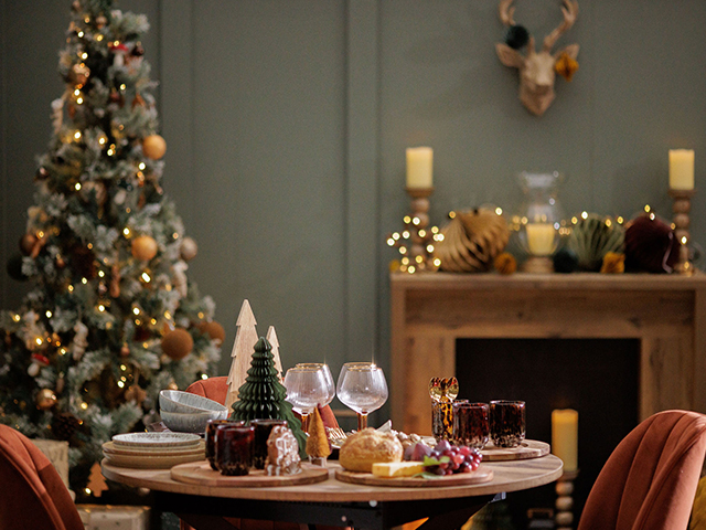 Woodland Jewel sees sumptuous tones for the Christmas tablescape