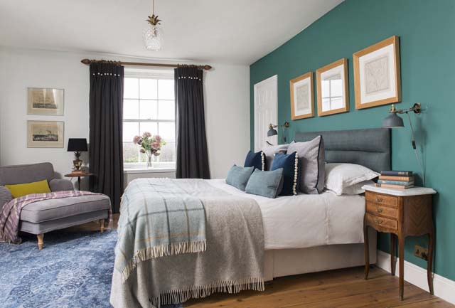 bedroom decor featuring green and blue shades