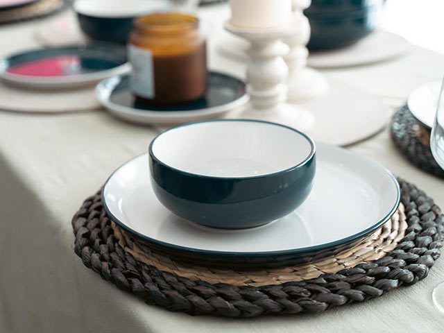 budget friendly tablescape bowl plate dinner service