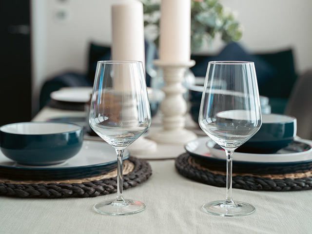 budget friendly tablescape glassware