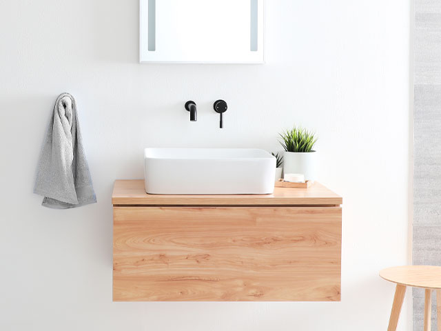 small bathroom ideas: minimalist bathroom