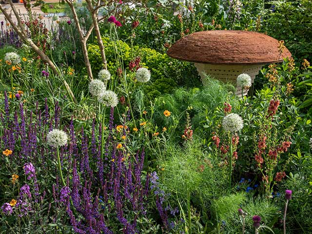 Chelsea Flower Show Gardens bbc bee garden